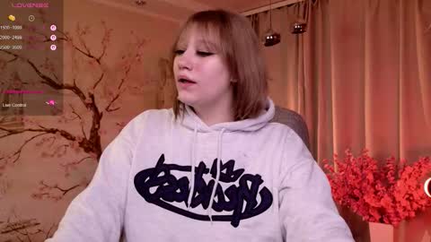 Snapshot of morvelyn chatting on November 27, 2025, 12:40 pm morvelyn online show from November 27, 2025, 12:40 pm