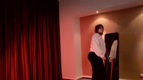 Snapshot of morvelyn chatting on December 1, 2025, 3:28 pm morvelyn online show from December 1, 2025, 3:28 pm