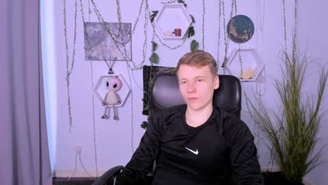 Snapshot of mory_arti chatting on December 7, 2024, 2:20 am Welcome here online show from December 7, 2024, 2:20 am