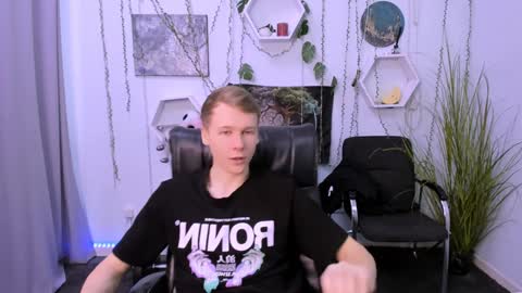 Snapshot of mory_arti chatting on December 16, 2024, 7:10 pm Welcome here online show from December 16, 2024, 7:10 pm