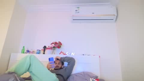 twennysevv27 online show from January 29, 2025, 3:12 am