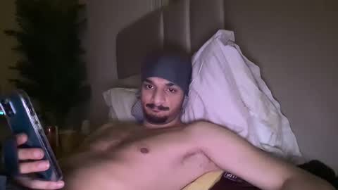 twennysevv27 online show from February 5, 2025, 11:28 pm