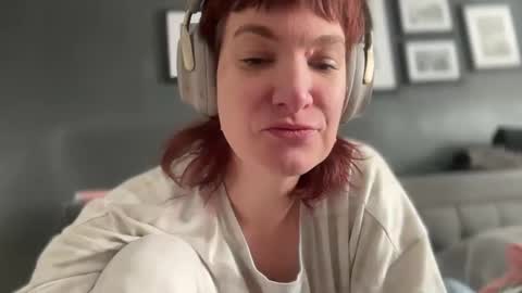 Snapshot of mossy_mommy chatting on February 14, 2025, 5:03 pm Mossy Mommy online show from February 14, 2025, 5:03 pm