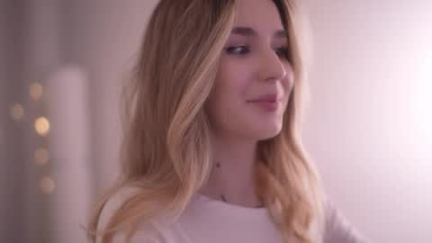 MIRA online show from October 18, 2025, 4:08 pm