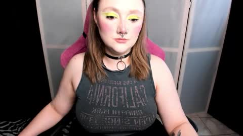 Snapshot of motorkate chatting on October 19, 2025, 9:48 pm motorkate online show from October 19, 2025, 9:48 pm