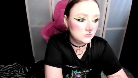 Snapshot of motorkate chatting on October 24, 2025, 1:35 am motorkate online show from October 24, 2025, 1:35 am