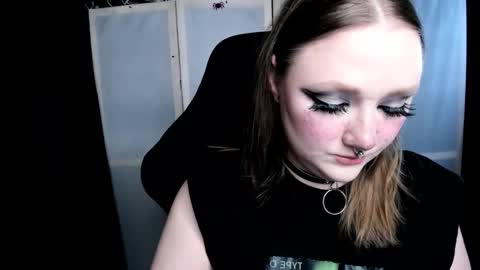 Snapshot of motorkate chatting on November 14, 2025, 10:18 pm motorkate online show from November 14, 2025, 10:18 pm