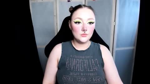 Snapshot of motorkate chatting on November 18, 2025, 1:55 am motorkate online show from November 18, 2025, 1:55 am