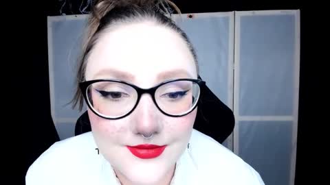 Snapshot of motorkate chatting on December 2, 2025, 11:34 pm motorkate online show from December 2, 2025, 11:34 pm