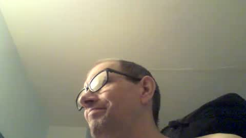 Snapshot of moviem1978 chatting on December 8, 2024, 11:24 am Frederik online show from December 8, 2024, 11:24 am