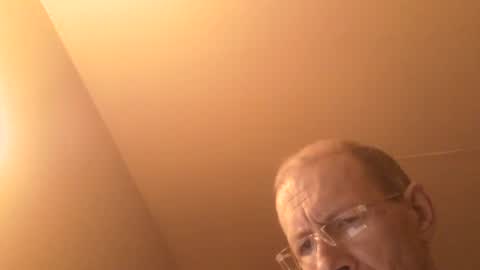 Snapshot of moviem1978 chatting on December 29, 2024, 8:26 pm Frederik online show from December 29, 2024, 8:26 pm