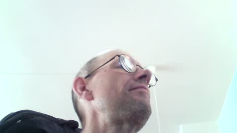 Snapshot of moviem1978 chatting on July 13, 2026, 1:58 pm Frederik online show from July 13, 2026, 1:58 pm