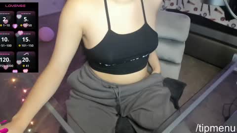 Snapshot of moxiexfoxie chatting on March 8, 2026, 8:40 am moxieXfoxie online show from March 8, 2026, 8:40 am