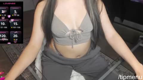 Snapshot of moxiexfoxie chatting on April 22, 2026, 5:54 am moxieXfoxie online show from April 22, 2026, 5:54 am
