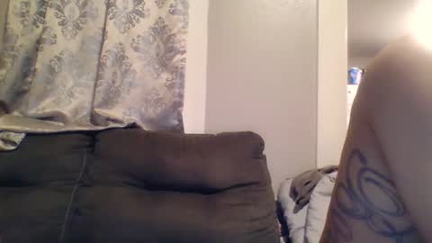 Mr8 online show from October 1, 2025, 11:33 pm