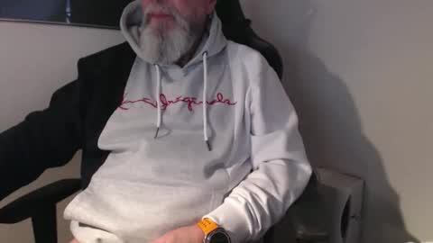 mr_boombastic2021 online show from April 10, 2026, 9:03 am