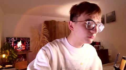 Mr Evans online show from October 17, 2025, 4:42 pm