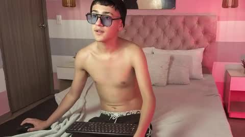 Snapshot of mr_fox69 chatting on April 23, 2026, 8:11 pm mr_fox69 online show from April 23, 2026, 8:11 pm