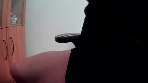 Snapshot of mr_funtease chatting on February 27, 2025, 10:42 pm Fit and Fun....10 Hung online show from February 27, 2025, 10:42 pm