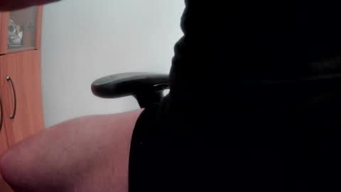 Snapshot of mr_funtease chatting on March 10, 2025, 9:29 pm Fit and Fun....10 Hung online show from March 10, 2025, 9:29 pm