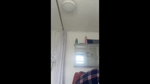 mr_i_ online show from May 15, 2026, 8:54 am