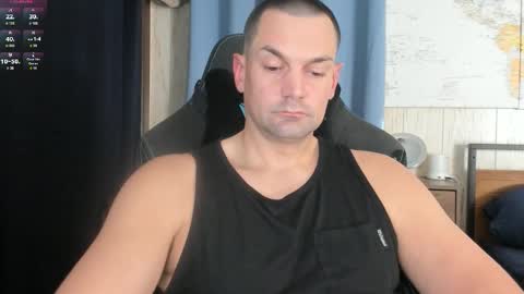 Snapshot of mr_mac69 chatting on December 16, 2025, 9:42 pm Cam online show from December 16, 2025, 9:42 pm