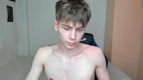 Snapshot of mr_makentoshi chatting on February 12, 2025, 6:51 pm Makentoshi online show from February 12, 2025, 6:51 pm