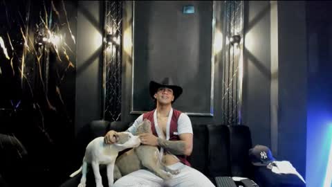 Snapshot of mr_maximo chatting on October 11, 2025, 2:00 am mr_maximo online show from October 11, 2025, 2:00 am
