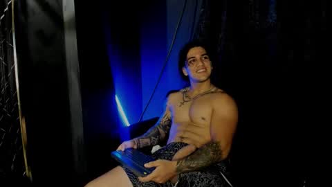 Snapshot of mr_maximo chatting on November 7, 2025, 10:21 pm mr_maximo online show from November 7, 2025, 10:21 pm