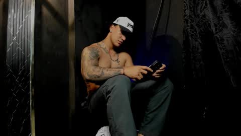 Snapshot of mr_maximo chatting on November 11, 2025, 4:34 am mr_maximo online show from November 11, 2025, 4:34 am