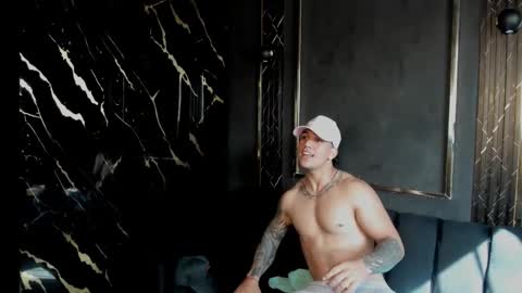 Snapshot of mr_maximo chatting on November 25, 2025, 7:25 pm mr_maximo online show from November 25, 2025, 7:25 pm
