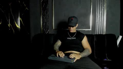 Snapshot of mr_maximo chatting on November 29, 2025, 11:52 pm mr_maximo online show from November 29, 2025, 11:52 pm