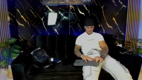 Snapshot of mr_maximo chatting on March 9, 2026, 2:26 am mr_maximo online show from March 9, 2026, 2:26 am