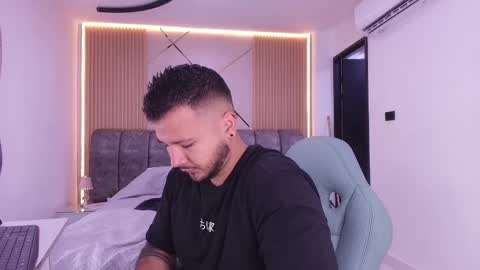 MIKEE online show from March 16, 2026, 3:01 am