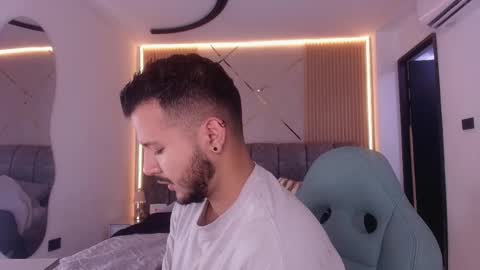 MIKEE online show from March 24, 2026, 3:11 am