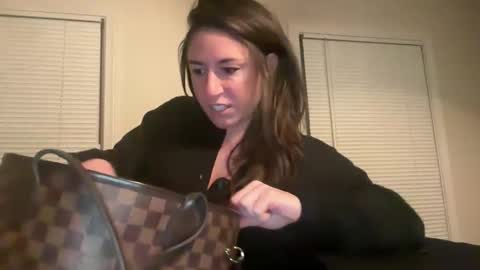 Snapshot of mr_mrs_glitter chatting on February 13, 2026, 12:06 am Mr Mrs Glitter online show from February 13, 2026, 12:06 am