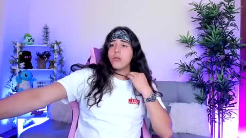 mr_pepper51 online show from March 11, 2025, 8:42 pm