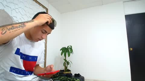 Mr Porn  online show from April 9, 2026, 5:29 am