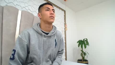 Mr Porn  online show from April 14, 2026, 1:00 am