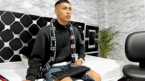 Mr Porn  online show from April 14, 2026, 1:06 pm
