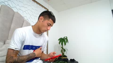 Mr Porn  online show from May 7, 2026, 1:00 am