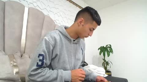Mr Porn  online show from May 16, 2026, 10:41 pm