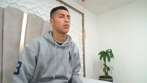 Mr Porn  online show from May 20, 2026, 12:50 am