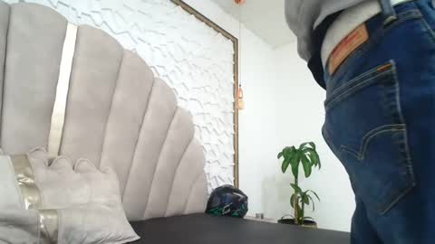 Mr Porn  online show from June 8, 2026, 4:13 am