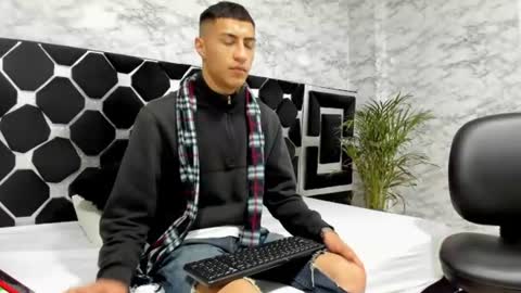 Mr Porn  online show from June 20, 2026, 1:41 am