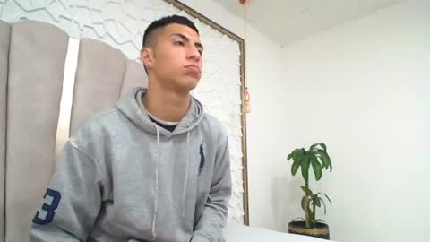Mr Porn  online show from June 25, 2026, 5:12 am