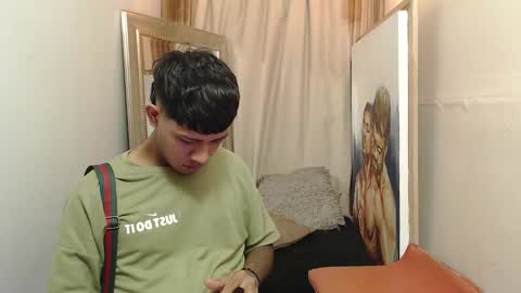 mr_stiven_ online show from November 9, 2025, 2:43 am