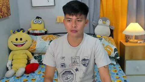 Snapshot of mr_swe3t0oth chatting on March 3, 2025, 10:49 am KYLE online show from March 3, 2025, 10:49 am