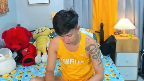 Snapshot of mr_swe3t0oth chatting on March 9, 2025, 11:25 am KYLE online show from March 9, 2025, 11:25 am