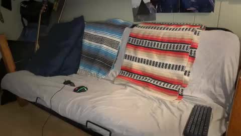 Snapshot of mr_valdor chatting on October 20, 2025, 2:01 am Valdor online show from October 20, 2025, 2:01 am